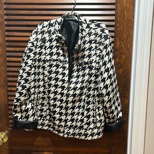 Chico’s size 3 zippered jacket